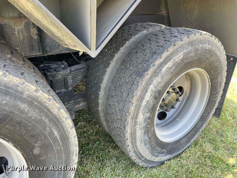 image for item DL3778 2000 GMC C8500  reel truck