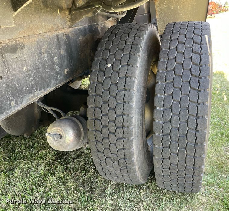 image for item DL3778 2000 GMC C8500  reel truck