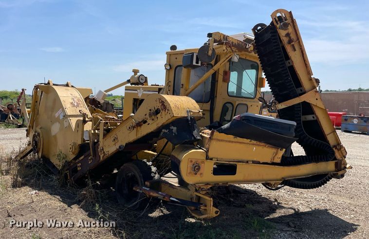 image for item DL3780 1994 Vermeer CC135A Offset  concrete cutter