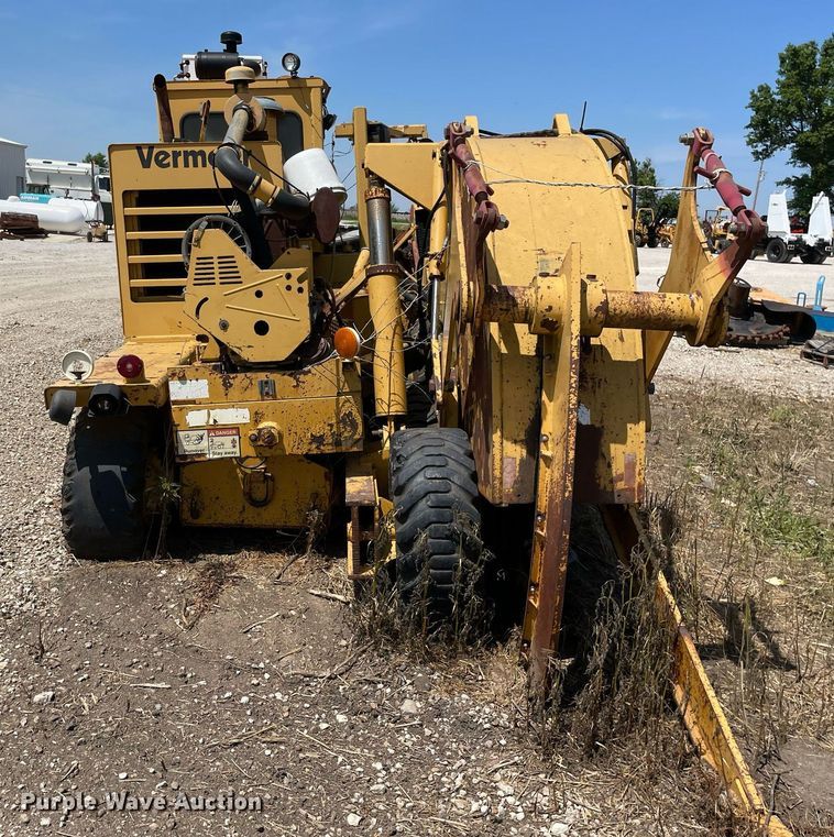 image for item DL3780 1994 Vermeer CC135A Offset  concrete cutter