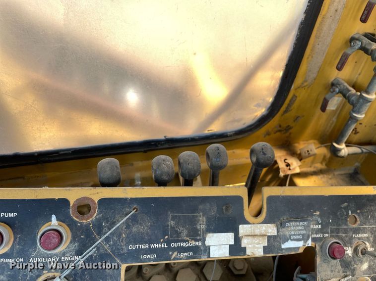 image for item DL3780 1994 Vermeer CC135A Offset  concrete cutter