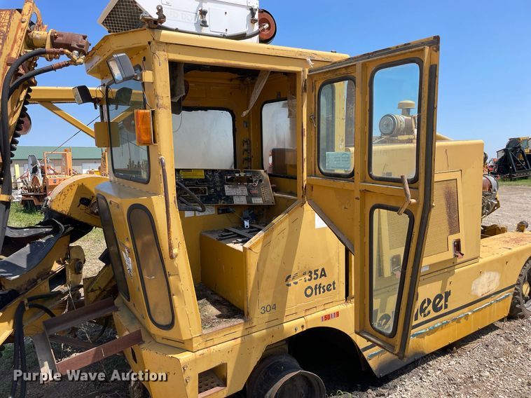 image for item DL3780 1994 Vermeer CC135A Offset  concrete cutter