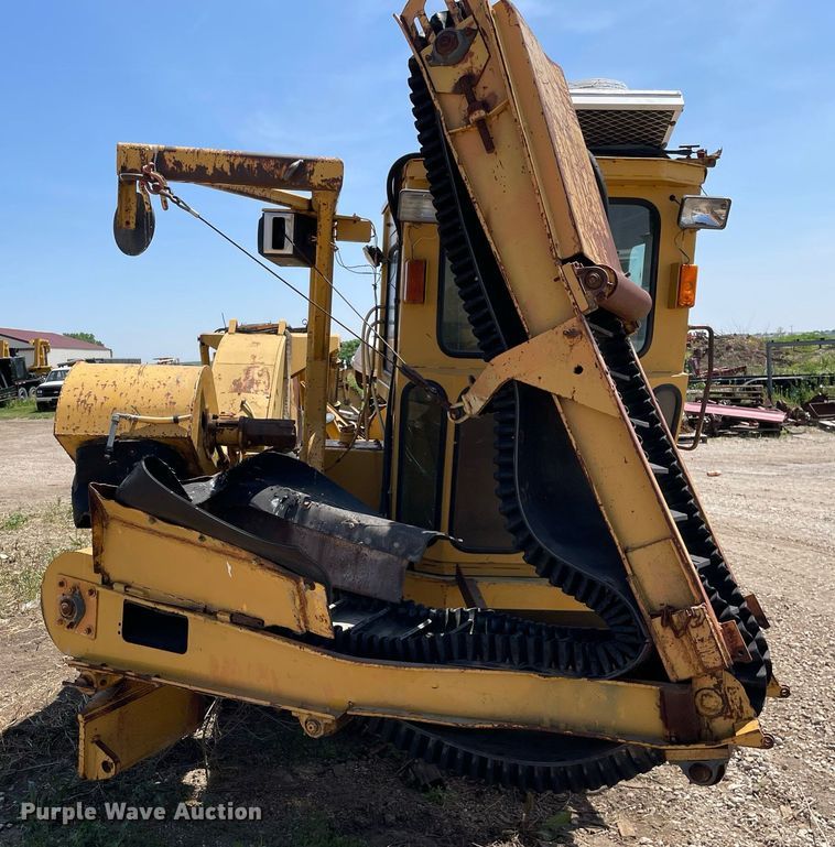 image for item DL3780 1994 Vermeer CC135A Offset  concrete cutter