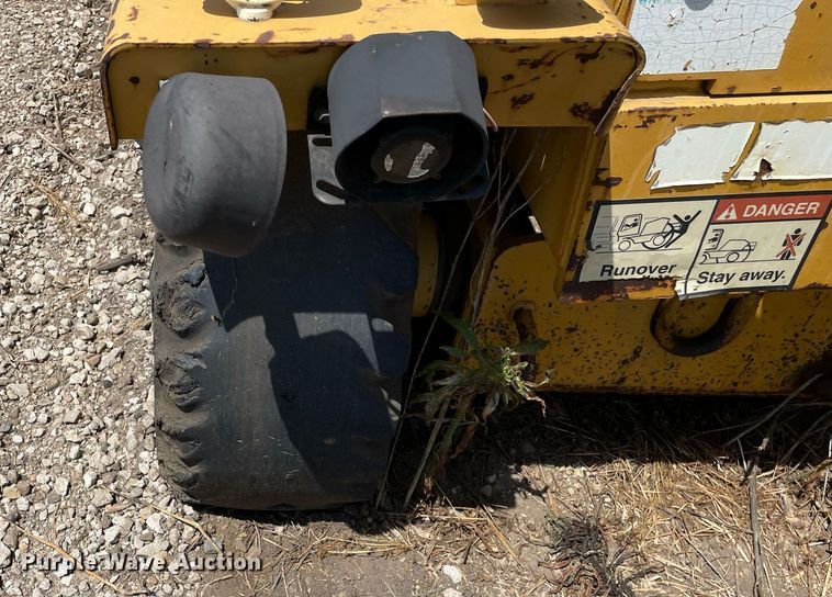 image for item DL3780 1994 Vermeer CC135A Offset  concrete cutter