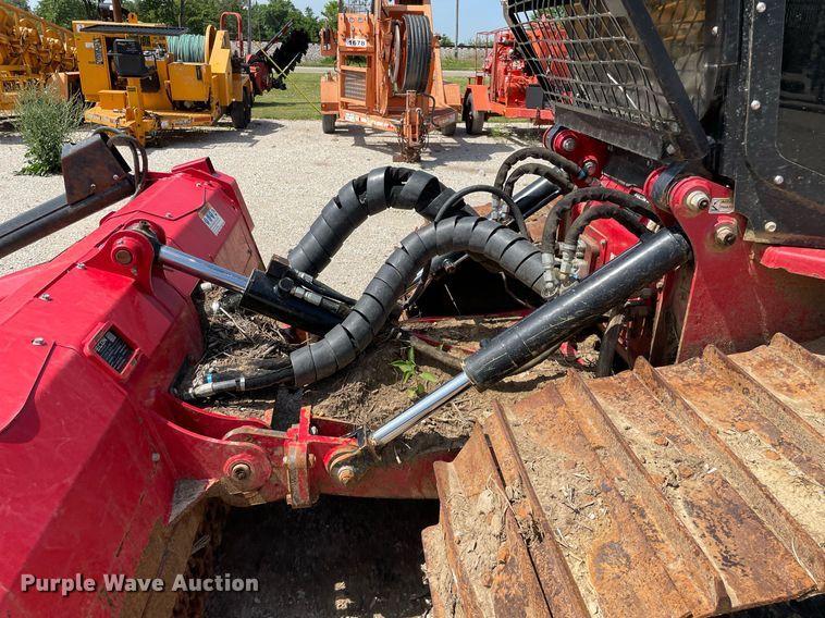 image for item DL3781 Fecon FTX200T5-24SST  mulcher