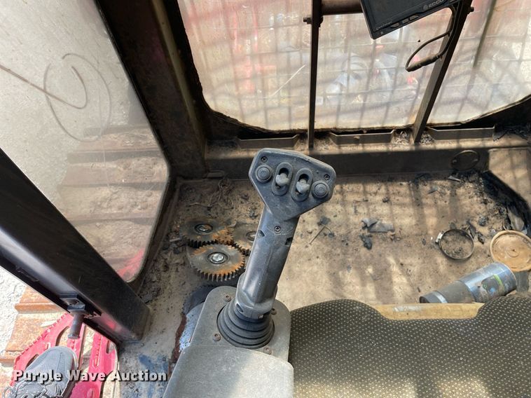 image for item DL3781 Fecon FTX200T5-24SST  mulcher