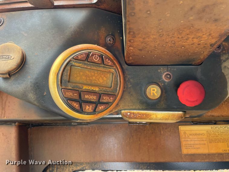 image for item DL3781 Fecon FTX200T5-24SST  mulcher