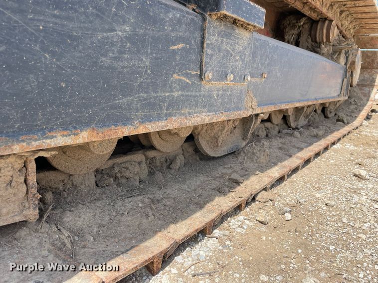 image for item DL3781 Fecon FTX200T5-24SST  mulcher