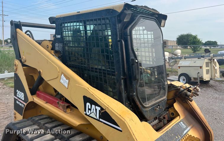 image for item DN3027 2006 Caterpillar 268B  tracked skid steer loader