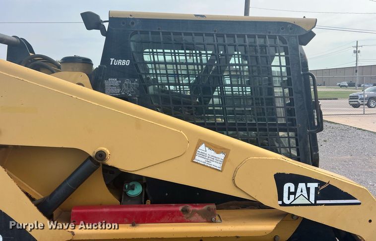 image for item DN3027 2006 Caterpillar 268B  tracked skid steer loader