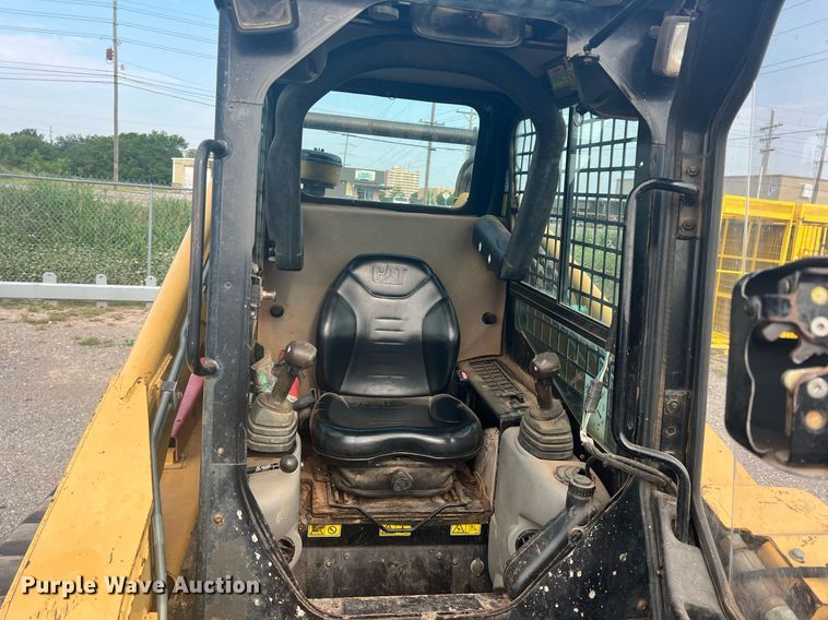 image for item DN3027 2006 Caterpillar 268B  tracked skid steer loader