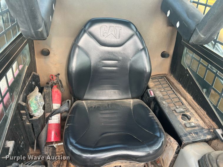 image for item DN3027 2006 Caterpillar 268B  tracked skid steer loader