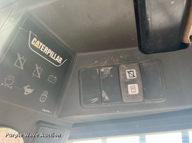 image for item DN3027 2006 Caterpillar 268B  tracked skid steer loader