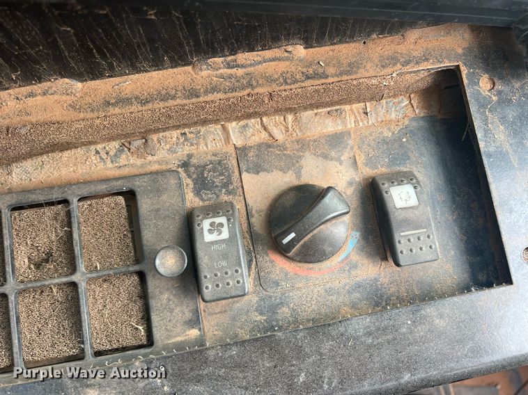 image for item DN3027 2006 Caterpillar 268B  tracked skid steer loader