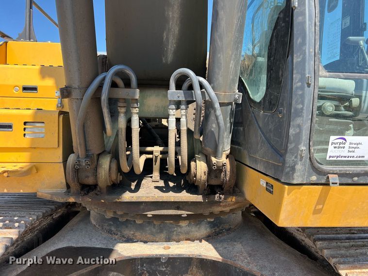 image for item DN3031 2017 John Deere 350GLC  excavator