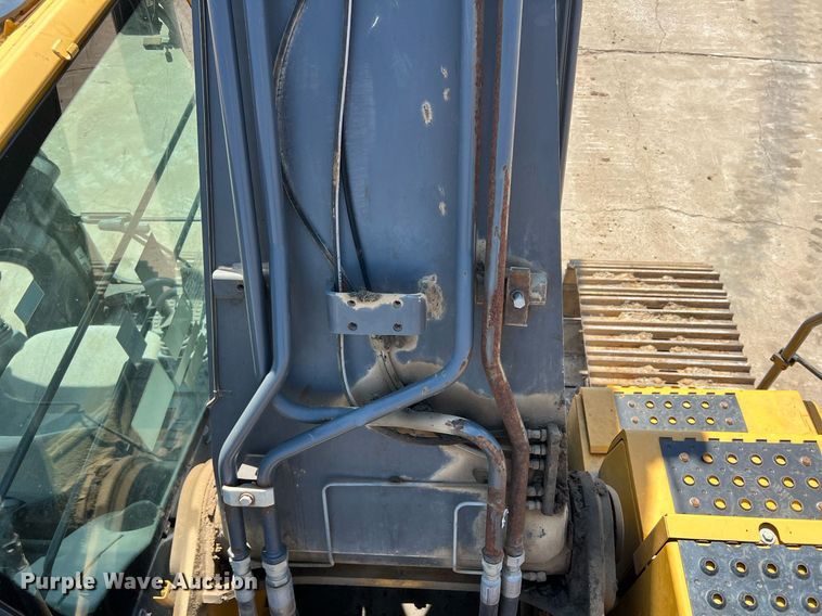 image for item DN3031 2017 John Deere 350GLC  excavator