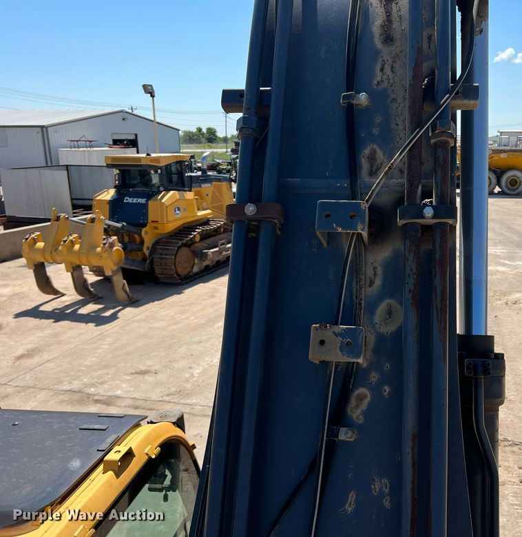 image for item DN3031 2017 John Deere 350GLC  excavator