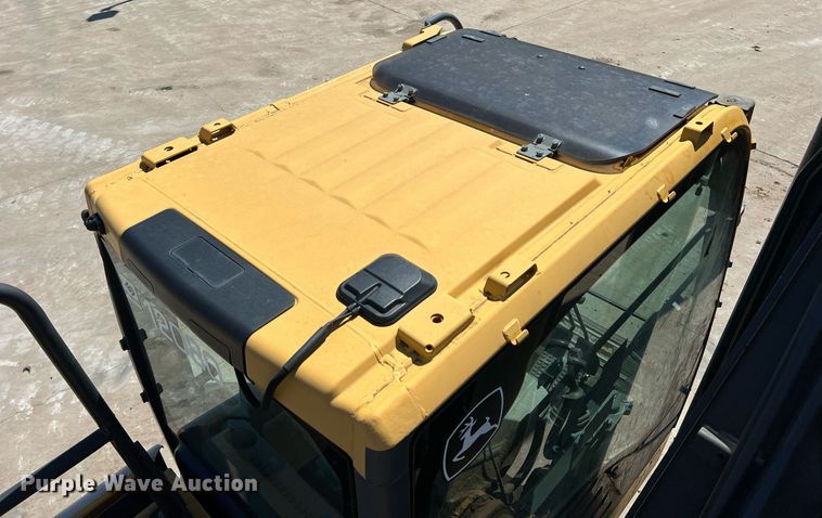 image for item DN3031 2017 John Deere 350GLC  excavator