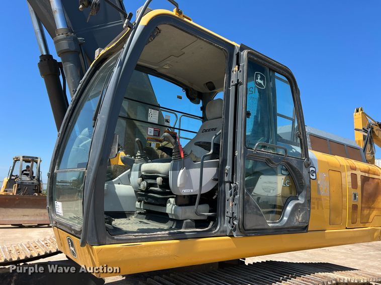 image for item DN3031 2017 John Deere 350GLC  excavator