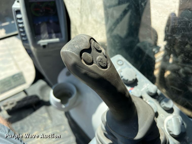 image for item DN3031 2017 John Deere 350GLC  excavator