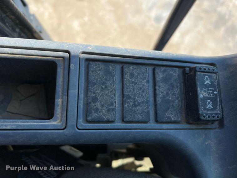 image for item DN3031 2017 John Deere 350GLC  excavator