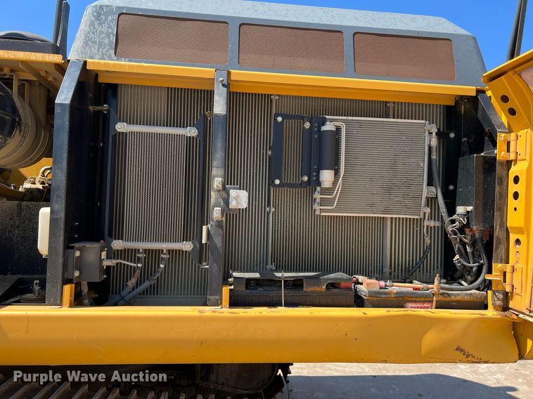 image for item DN3031 2017 John Deere 350GLC  excavator