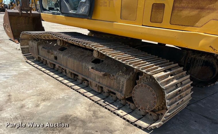 image for item DN3031 2017 John Deere 350GLC  excavator