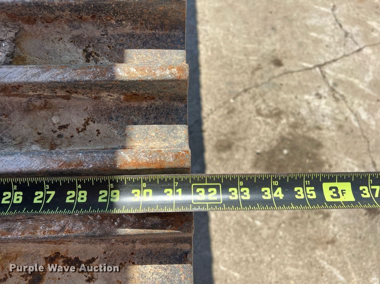 image for item DN3031 2017 John Deere 350GLC  excavator