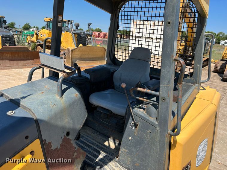 image for item DN3032 2007 John Deere 750J LGP  dozer