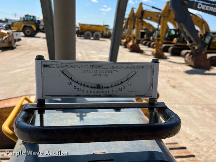 image for item DN3032 2007 John Deere 750J LGP  dozer