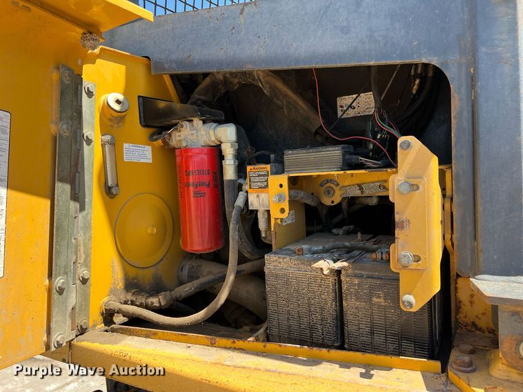 image for item DN3032 2007 John Deere 750J LGP  dozer