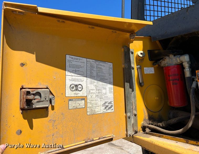 image for item DN3032 2007 John Deere 750J LGP  dozer