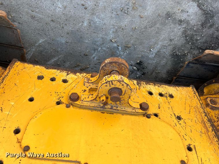 image for item DN3032 2007 John Deere 750J LGP  dozer