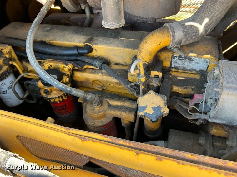 image for item DN3032 2007 John Deere 750J LGP  dozer