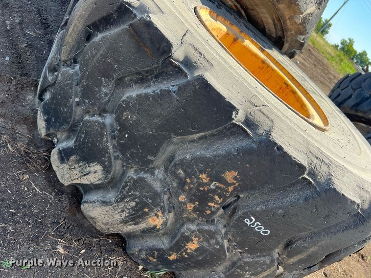 image for item DN3033 (4) 23.5R25 wheels and tires