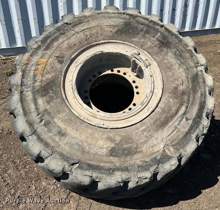 image for item DN3033 (4) 23.5R25 wheels and tires