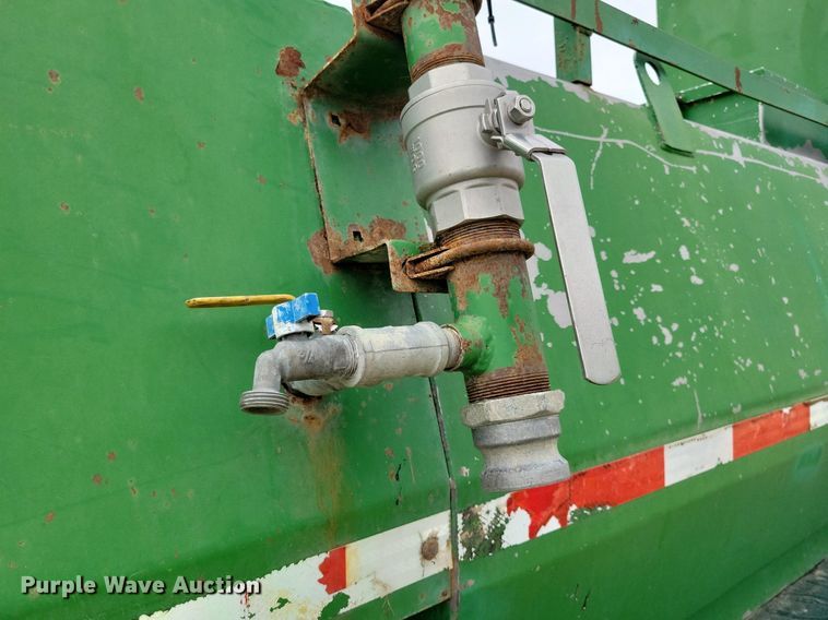 image for item DN3995 2005 Easy Lawn C125  hydroseeder