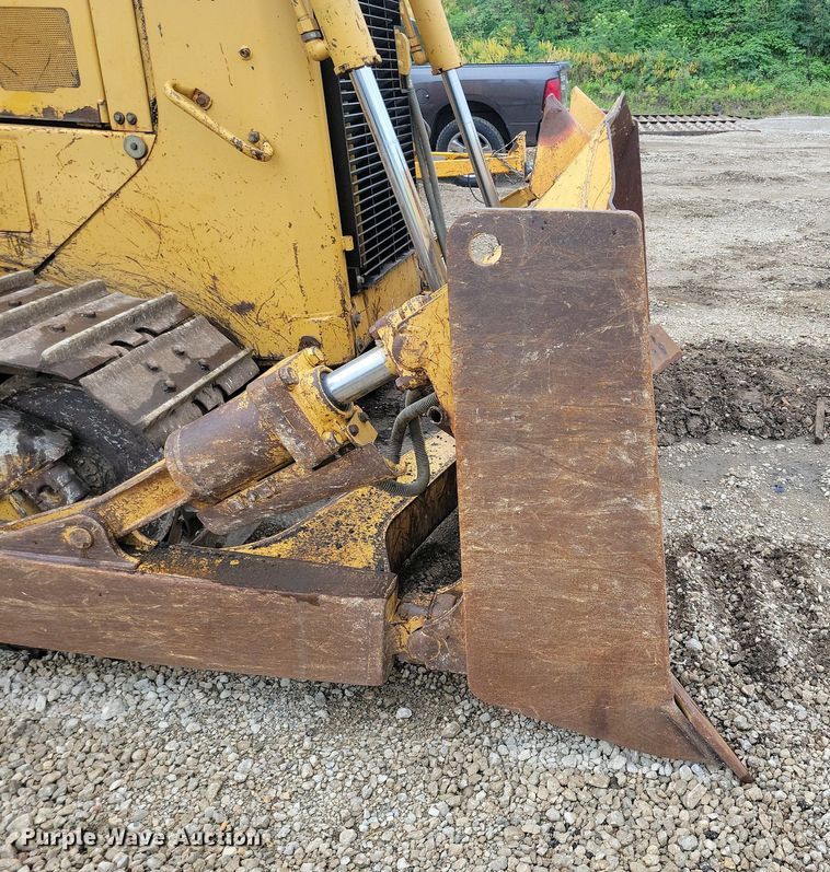 image for item DN3996 1998 Caterpillar D6R  dozer