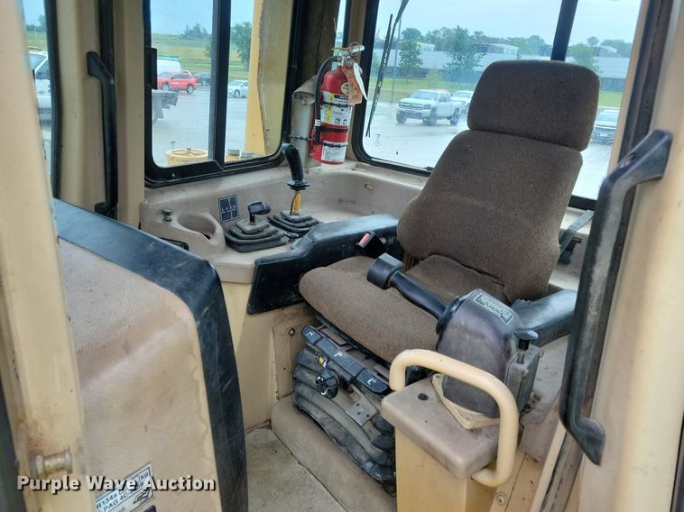image for item DN3996 1998 Caterpillar D6R  dozer