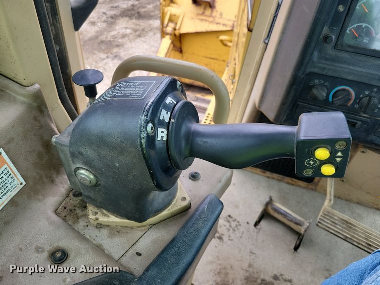 image for item DN3996 1998 Caterpillar D6R  dozer