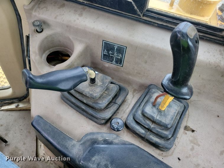 image for item DN3996 1998 Caterpillar D6R  dozer