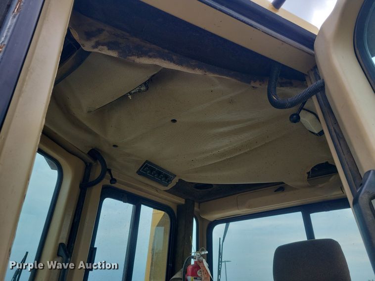 image for item DN3996 1998 Caterpillar D6R  dozer