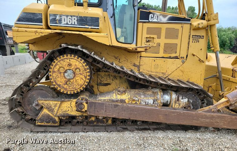 image for item DN3996 1998 Caterpillar D6R  dozer