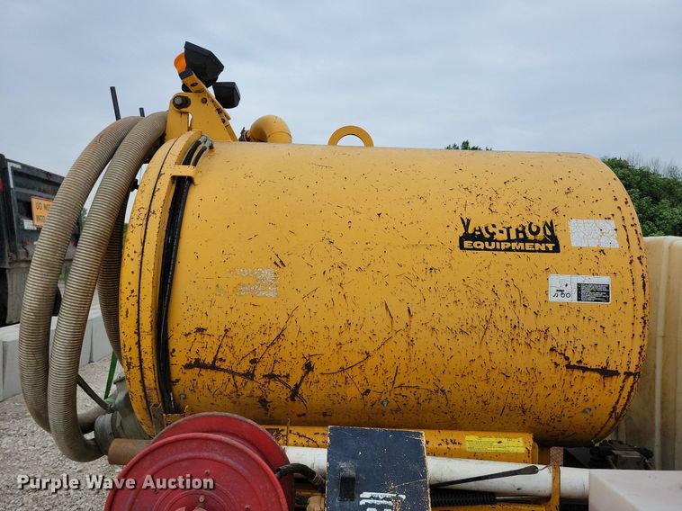 image for item DN3997 2006 Vac-Tron  vacuum excavator