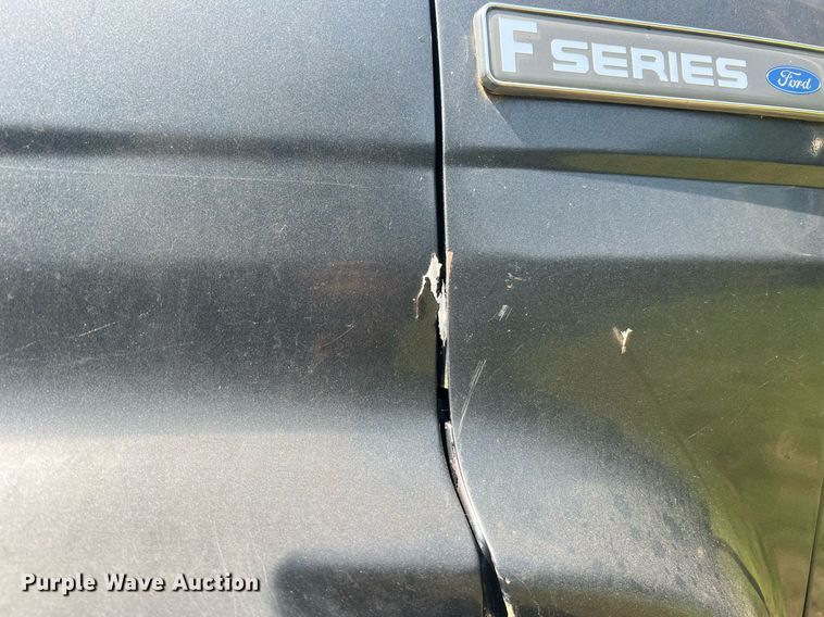 image for item DO2188 1997 Ford F800  dump truck