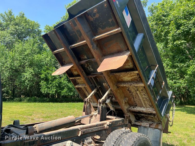 image for item DO2188 1997 Ford F800  dump truck