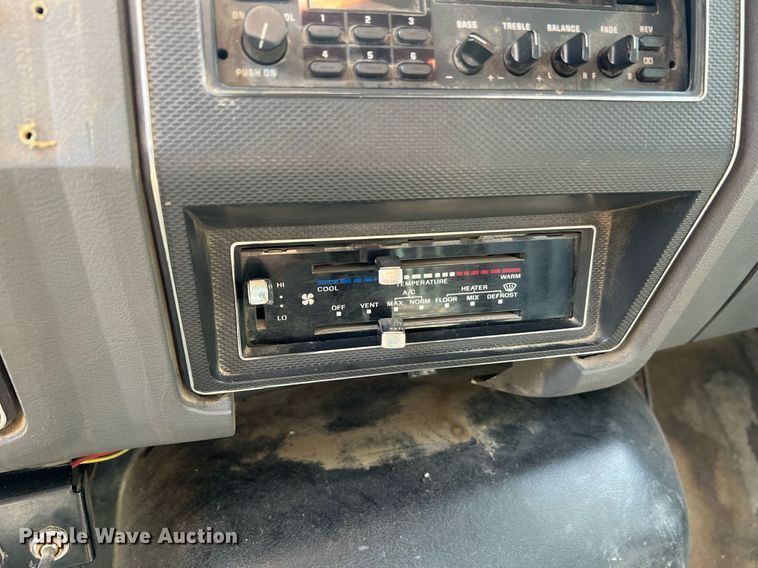 image for item DO2188 1997 Ford F800  dump truck