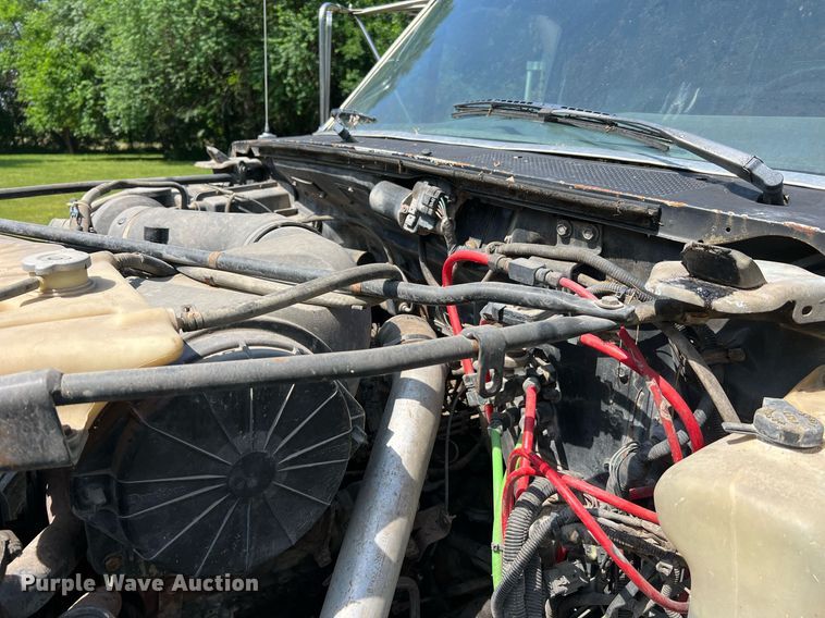 image for item DO2188 1997 Ford F800  dump truck