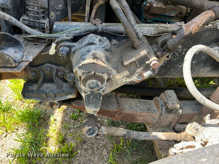 image for item DO2188 1997 Ford F800  dump truck