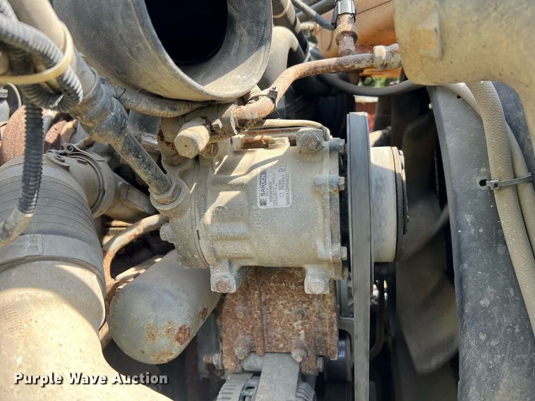 image for item DO2188 1997 Ford F800  dump truck